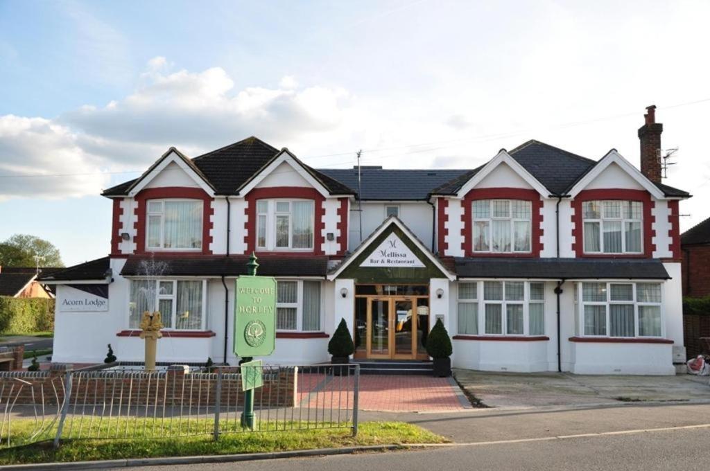 Acorn Lodge Hotel Gatwick & Parking Horley Eksteriør bilde