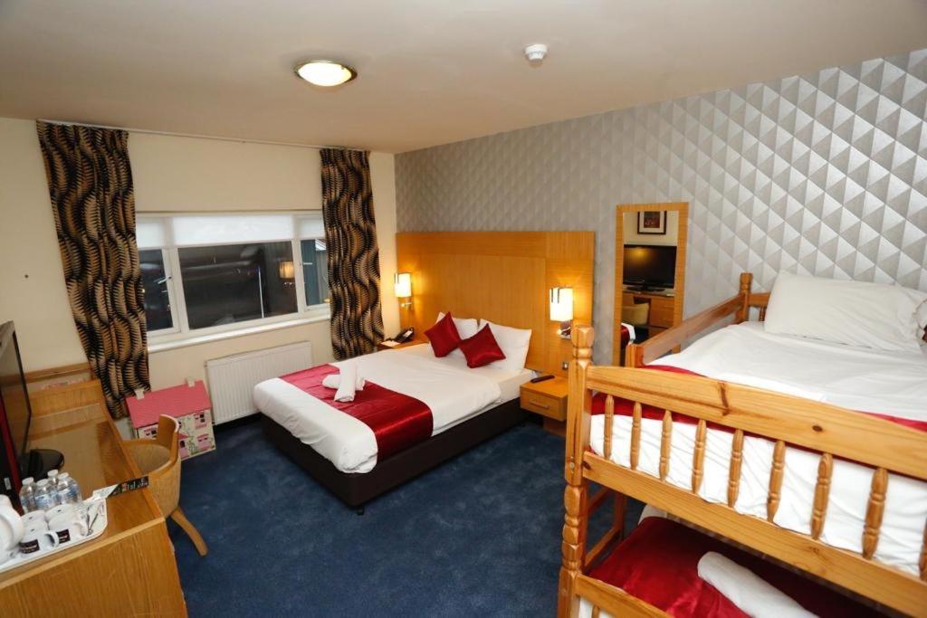 Acorn Lodge Hotel Gatwick & Parking Horley Eksteriør bilde