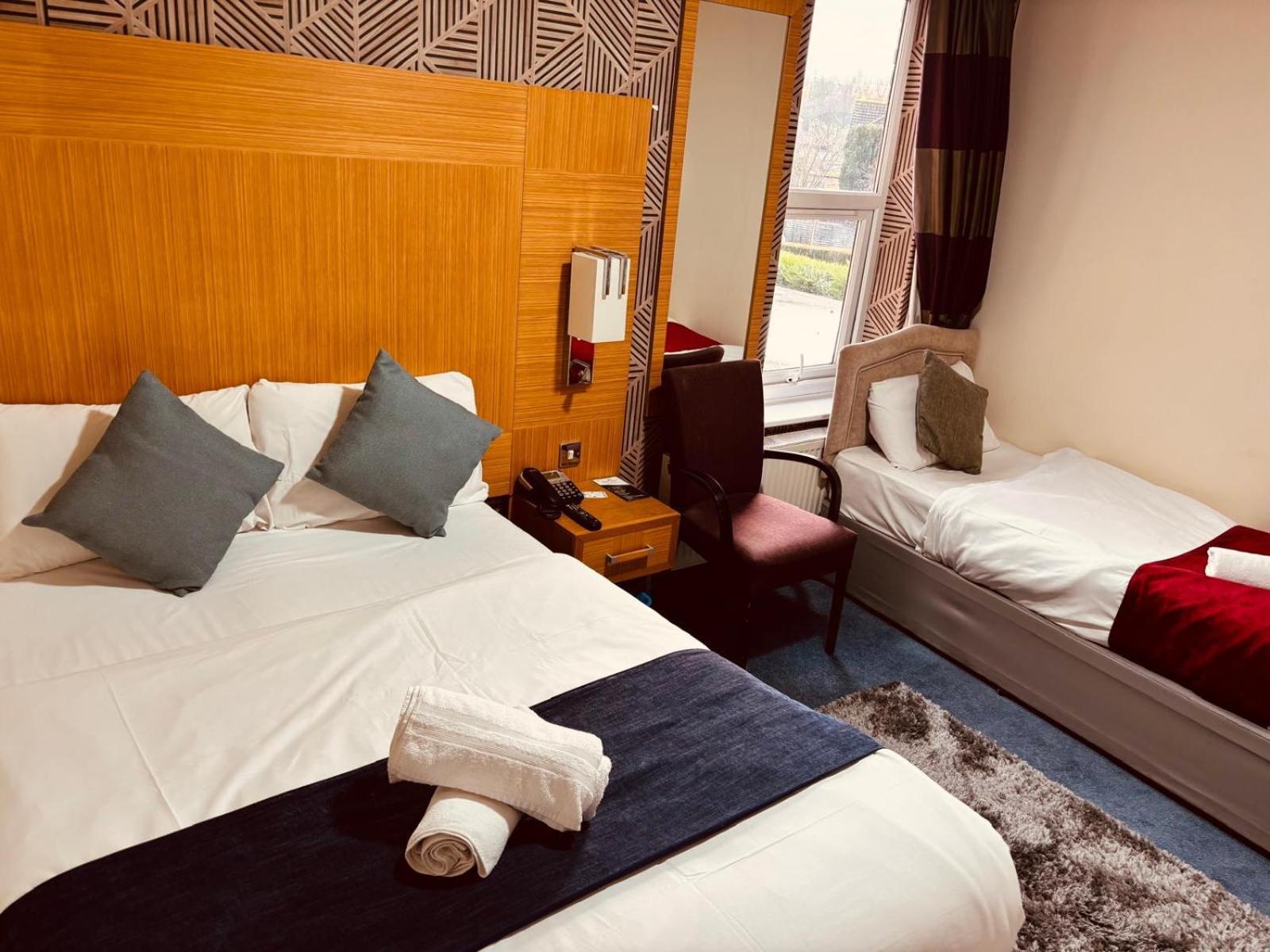 Acorn Lodge Hotel Gatwick & Parking Horley Eksteriør bilde