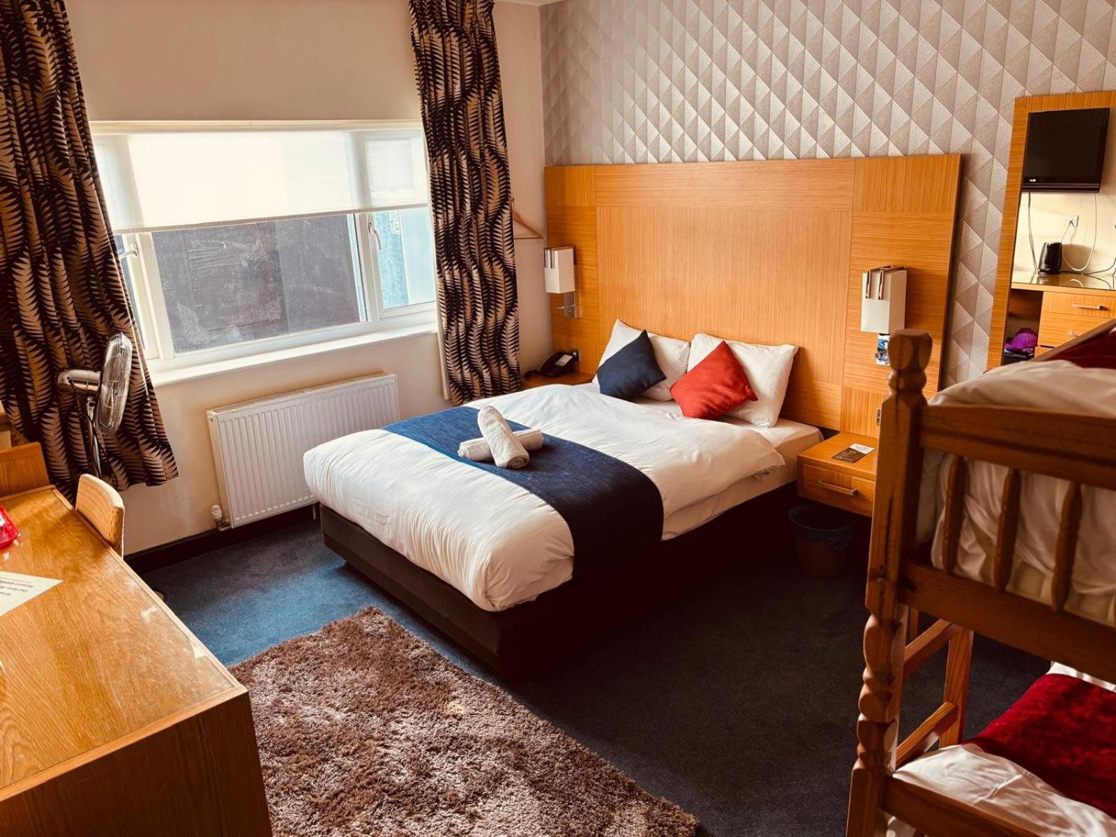 Acorn Lodge Hotel Gatwick & Parking Horley Eksteriør bilde